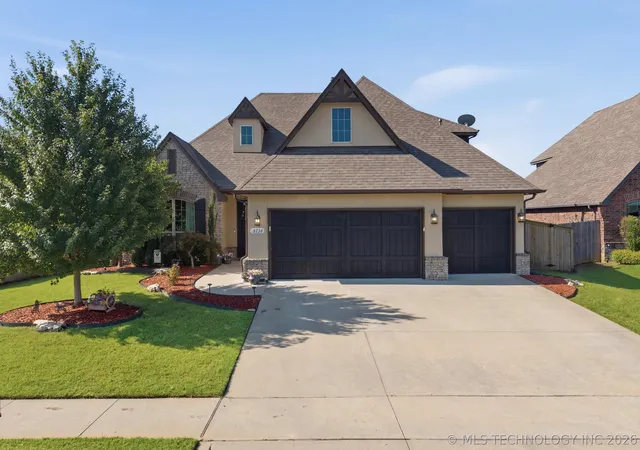 Photo 2 of Single family home for sale at 2114 W 117th Place S, Jenks, OK 74037 | MLS# 2625596 | Listing updated on 2026-08-20