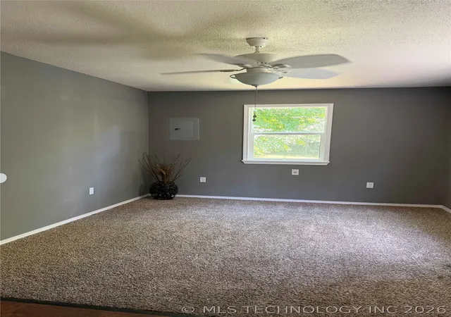 Photo 3 of Single family home for sale at 613 S Bluff Ave, Tahlequah, OK 74464 | MLS# 2621800 | Listing updated on 2026-08-26