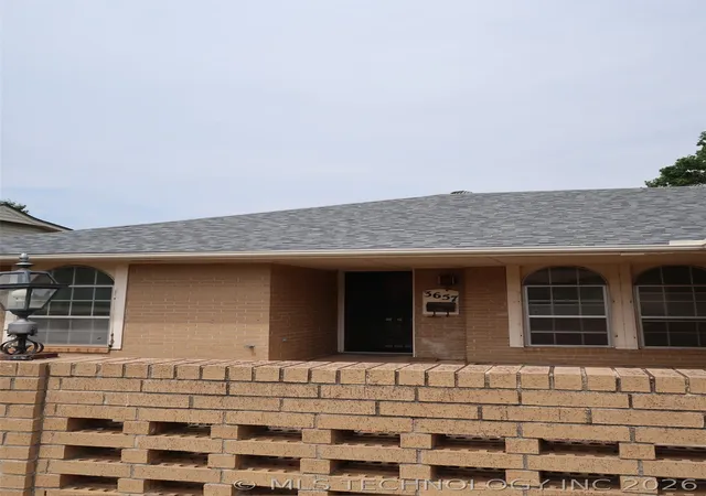 2nd image of 3657 Rolling Lane Cir, Oklahoma City, OK 73110 | MLS# 2626092