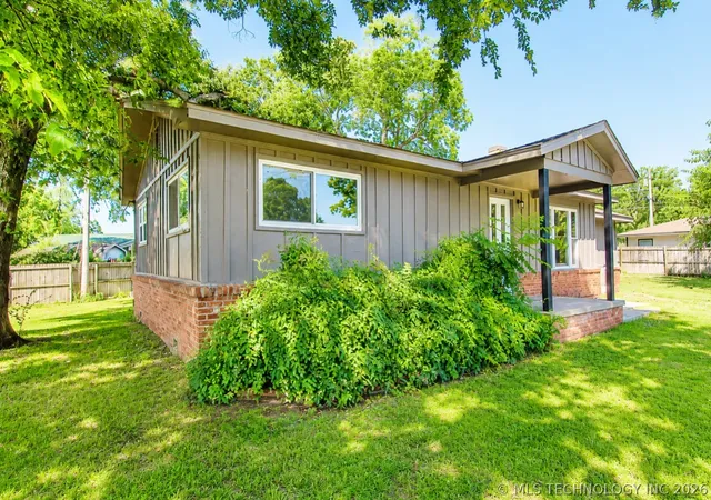 Photo 3 of Single family home for sale at 44 Lakeshore Dr, Adair, OK 74330 | MLS# 2625742 | Listing updated on 2026-08-20