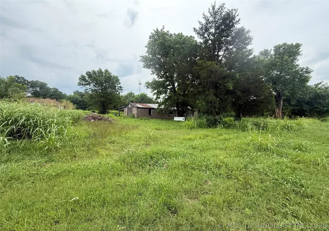 2nd image of 907 W Corporation St, Henryetta, OK 74437 | MLS# 2625921