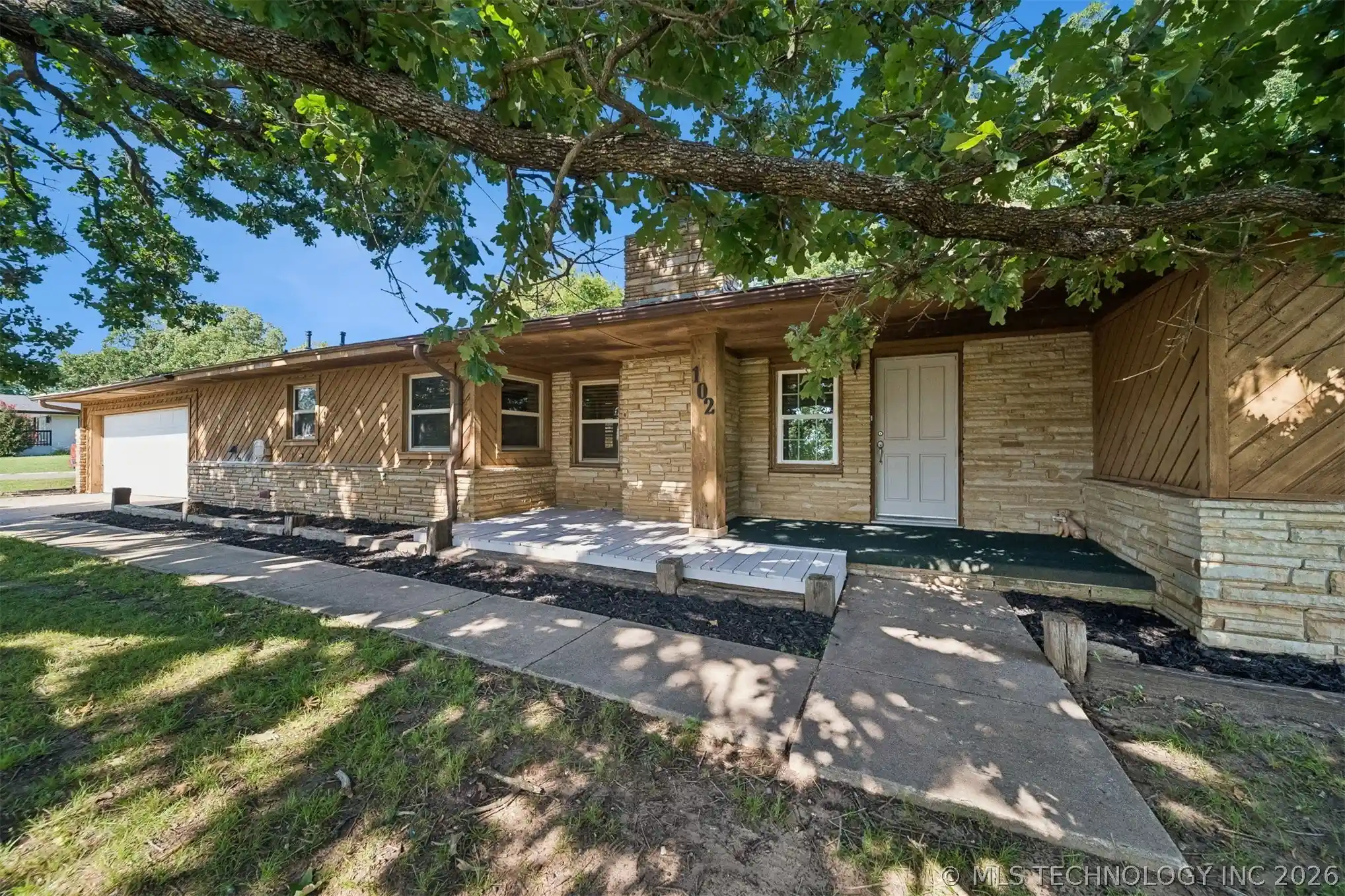 Photo 1 of Sale Pending at 102 S Country Clb Rd, Ada, OK 74820 | MLS# 2626083 | Listing updated on 2026-10-23
