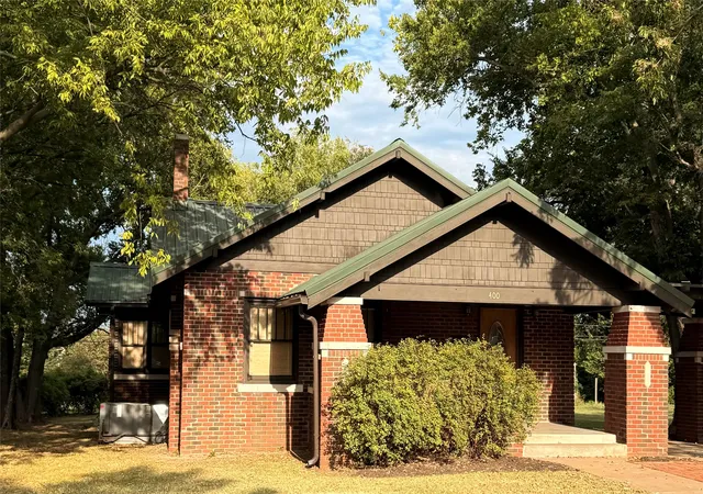 Photo 1 of Single family home for sale at 400 S Main St, Fairfax, OK 74637 | MLS# 2626144 | Listing updated on 2026-08-26