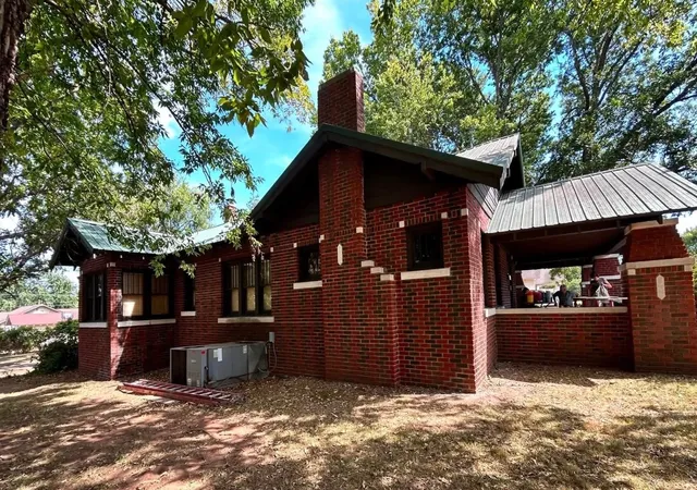 Photo 3 of Single family home for sale at 400 S Main St, Fairfax, OK 74637 | MLS# 2626144 | Listing updated on 2026-08-26