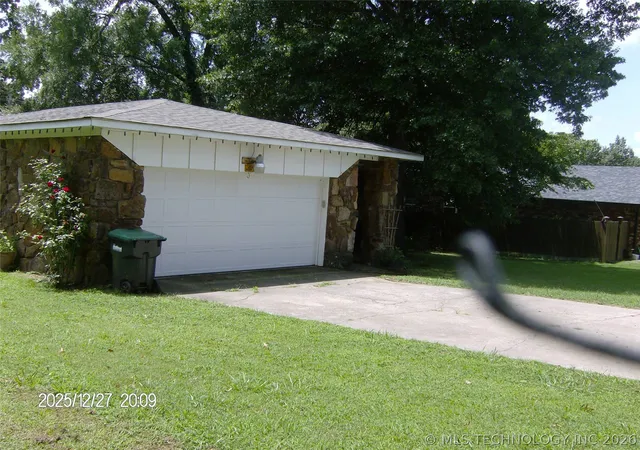 Homes for sale in Tahlequah, OK | 606 Jeffery St, Tahlequah, OK 74464 | MLS# 2626180