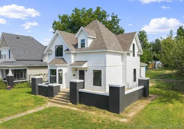 3rd image of 114 E Vinita, Sulphur, OK 73086 | MLS# 2625412