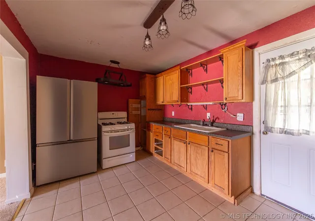 16th image of 609 7th, Crowder, OK 74430 | MLS# 2626021