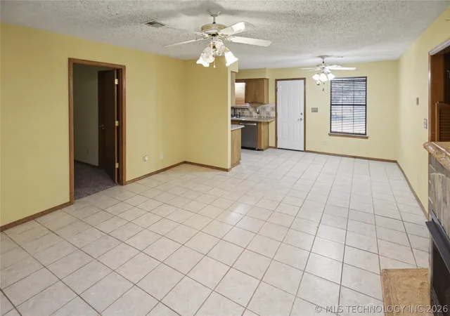 Photo 2 of Single family home for sale at 1208 Sw 14th Court, Wagoner, OK 74467 | MLS# 2626250 | Listing updated on 2026-08-20