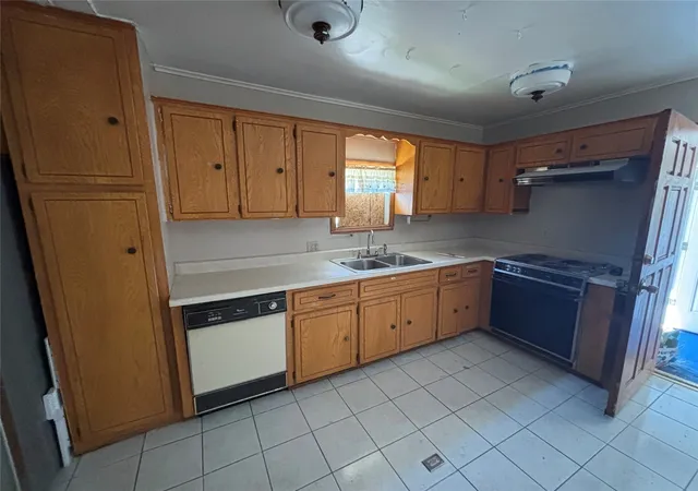 Photo 3 of Single family home for sale at 1010 Martin Luther King, Muskogee, OK 74401 | MLS# 2625589 | Listing updated on 2026-07-28