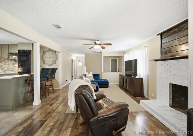Photo 4 of Single family home for sale at 696 N Hickory St, Atoka, OK 74525 | MLS# 2626235 | Listing updated on 2026-08-20