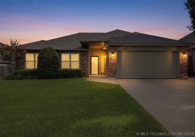 Homes for sale in Bixby, OK | 10327 E 113th St S, Bixby, OK 74008 | MLS# 2625896