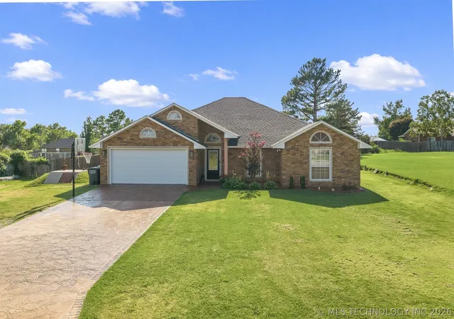1st image of 156 Abshire Cir, Ardmore, OK 73401 | MLS# 2625924
