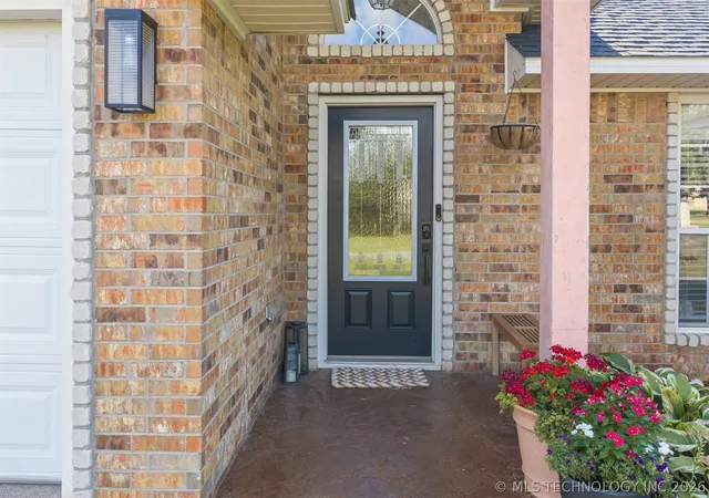 2nd image of 156 Abshire Cir, Ardmore, OK 73401 | MLS# 2625924