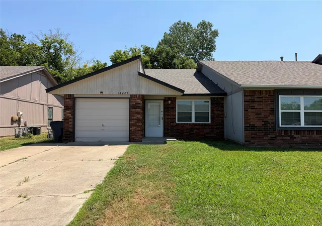 3rd image of 14227 S Hickory Pl, Glenpool, OK 74033 | MLS# 2619584