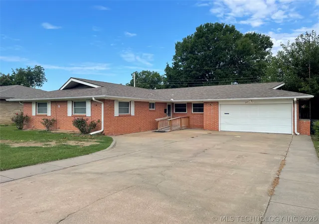 27th image of 213 Se Roselawn Ave, Bartlesville, OK 74006 | MLS# 2626067