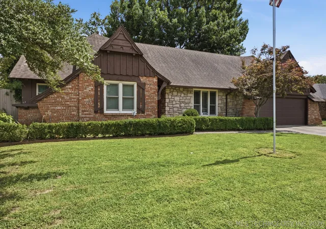 Photo 4 of Single family home for sale at 1754 E 59th Place, Tulsa, OK 74105 | MLS# 2626269 | Listing updated on 2026-08-24