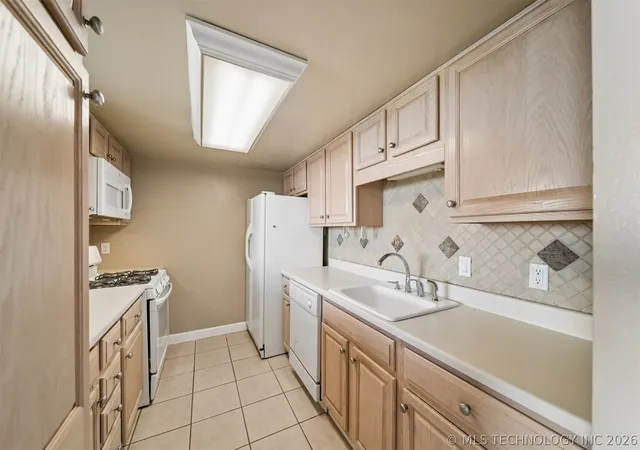 5th image of 410 W 7Th St #1422, Tulsa, OK 74119 | MLS# 2626062