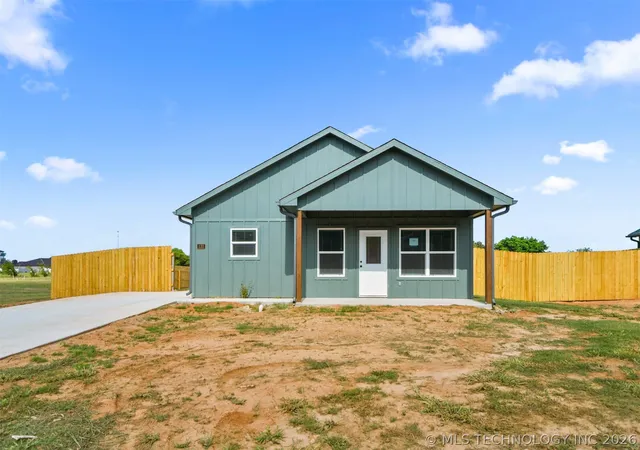Photo 1 of Single family home for sale at 131 Aspen Cir, Wilson, OK 73463 | MLS# 2626357 | Listing updated on 2026-08-20