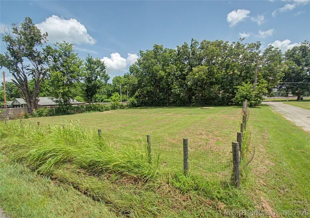 1st image of 205 W Park Ave, Checotah, OK 74426 | MLS# 2626271