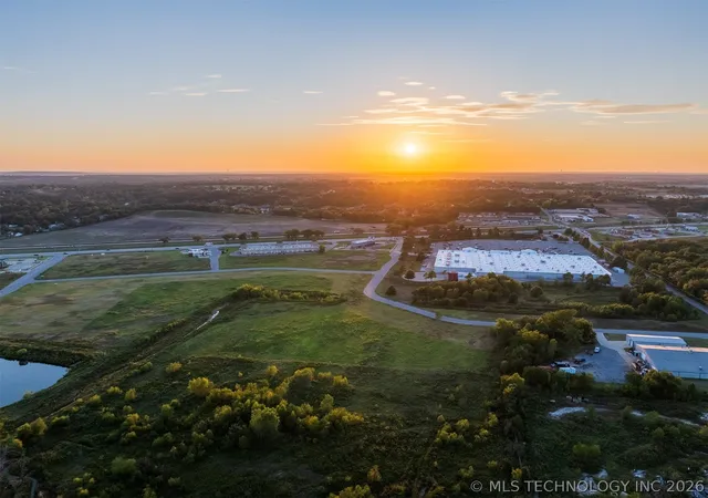 4th image of 5 S 272Nd Eastavenue, Coweta, OK 74429 | MLS# 2626247