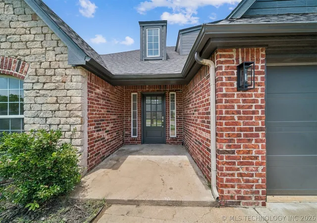 3rd image of 10731 E 142Nd Pl, Collinsville, OK 74021 | MLS# 2626317