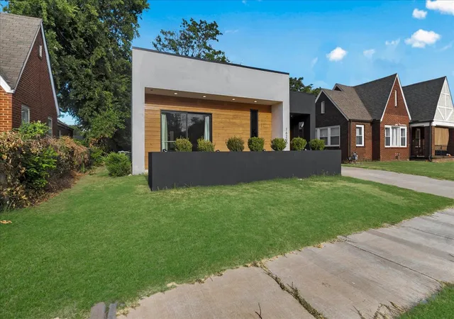 Photo 3 of Single family home for sale at 1620 Boston Ave, Tulsa, OK 74106 | MLS# 2626403 | Listing updated on 2026-10-08