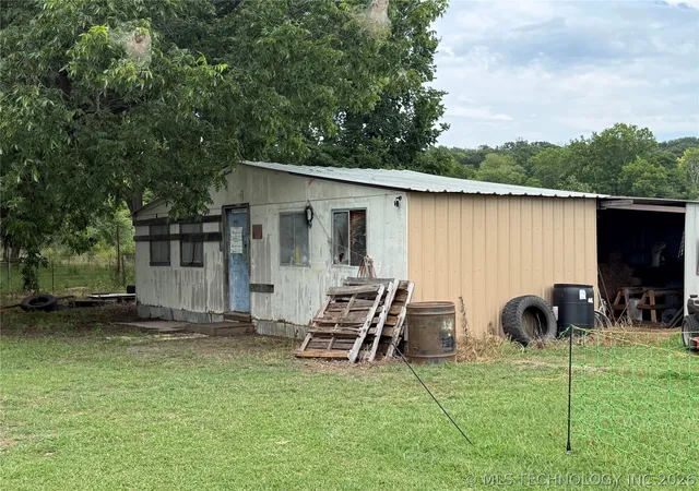 Photo 3 of Single family home for sale at 2202 John Dahl Ave, Pawhuska, OK 74056 | MLS# 2626414 | Listing updated on 2026-08-25