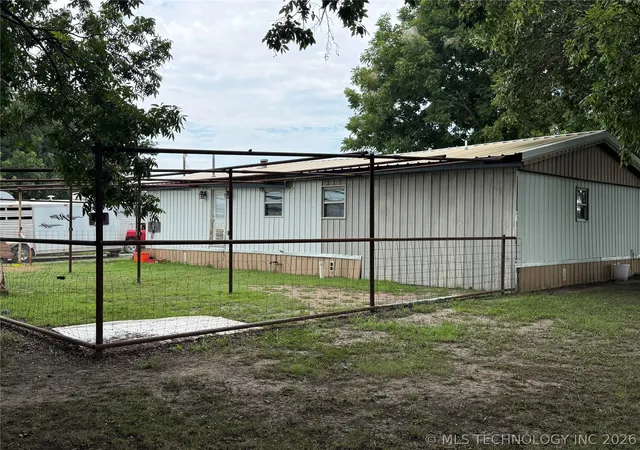 Homes for sale in Pawhuska, OK | 2202 John Dahl Ave, Pawhuska, OK 74056 | MLS# 2626414