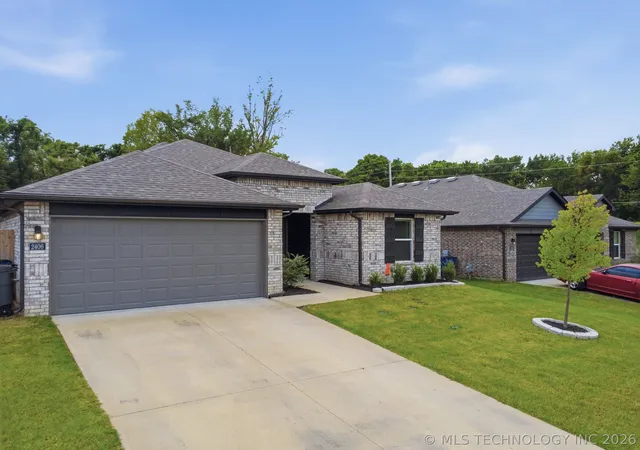 2nd image of 2406 W 30th St N, Tulsa, OK 74127 | MLS# 2626423