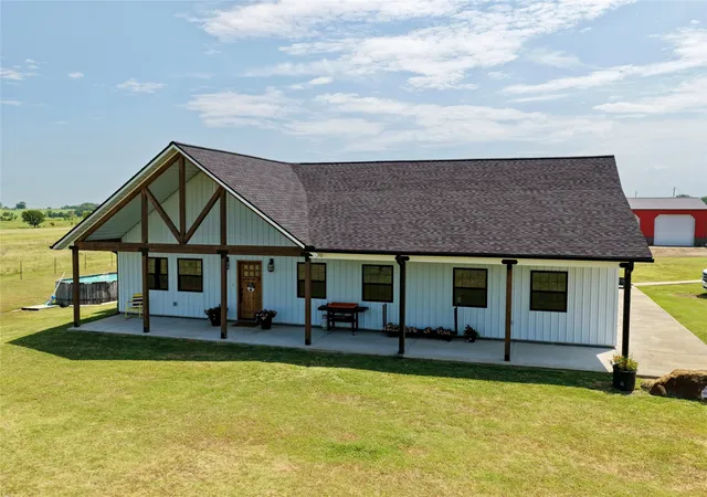 Photo 2 of Single family home for sale at 19400 S 300 Road, Morris, OK 74445 | MLS# 2626319 | Listing updated on 2026-08-24