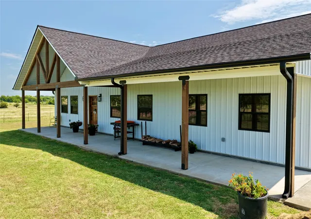 Photo 3 of Single family home for sale at 19400 S 300 Road, Morris, OK 74445 | MLS# 2626319 | Listing updated on 2026-08-24