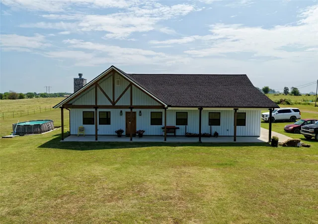 Photo 4 of Single family home for sale at 19400 S 300 Road, Morris, OK 74445 | MLS# 2626319 | Listing updated on 2026-08-24