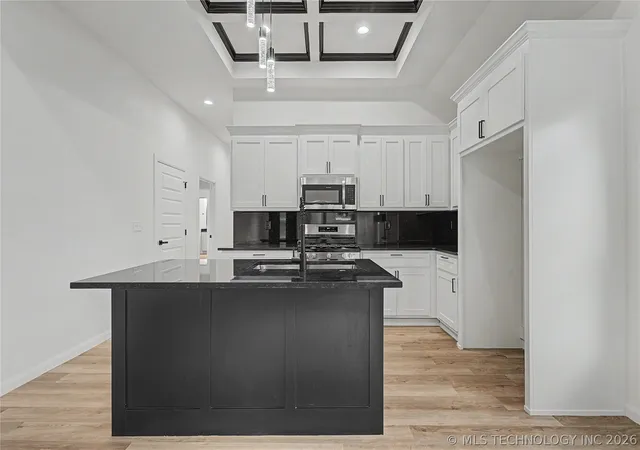 4th image of 2201 N Lewis Pl, Tulsa, OK 74110 | MLS# 2616998