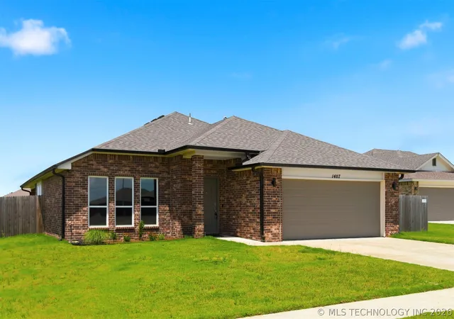Photo 3 of Single family home for sale at 1407 E 150 Street S, Glenpool, OK 74033 | MLS# 2626442 | Listing updated on 2026-08-20