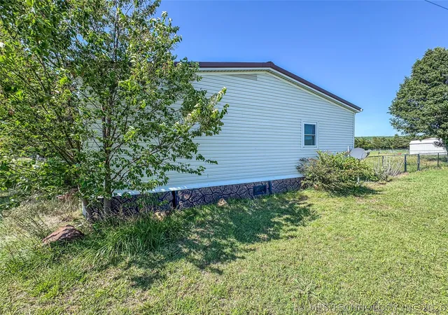 Photo 3 of Manufactured home for sale at 36 Gragg, Quinton, OK 74561 | MLS# 2626443 | Listing updated on 2026-08-20