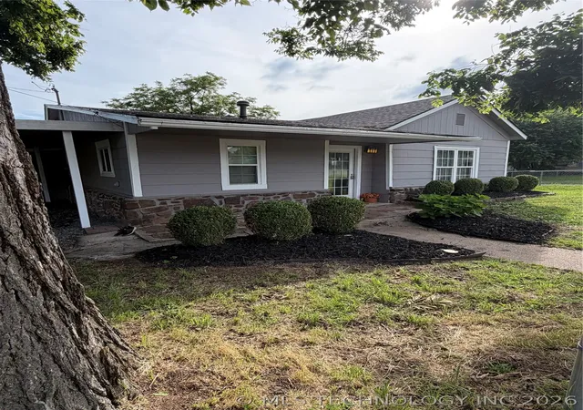 Homes for sale in Fort Gibson, OK | 223 N Lee St, Fort Gibson, OK 74434 | MLS# 2626316