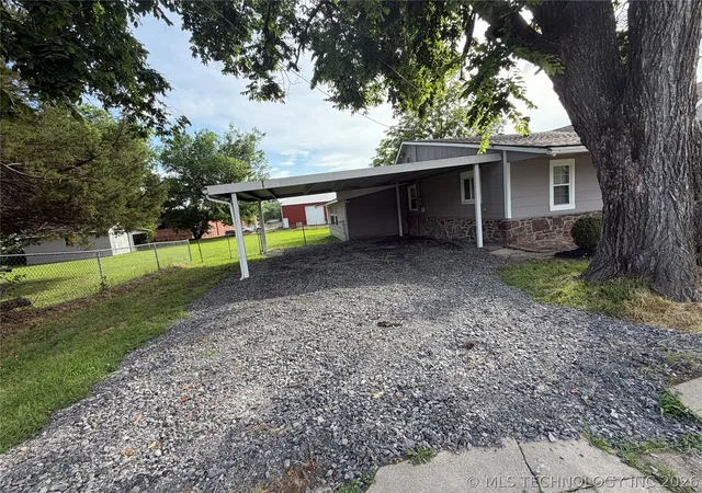 Homes for sale in Fort Gibson, OK | 223 N Lee St, Fort Gibson, OK 74434 | MLS# 2626316