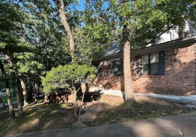 Photo 3 of Single family home for sale at 1444 Oakdale Dr, Bartlesville, OK 74006 | MLS# 2624089 | Listing updated on 2026-08-20