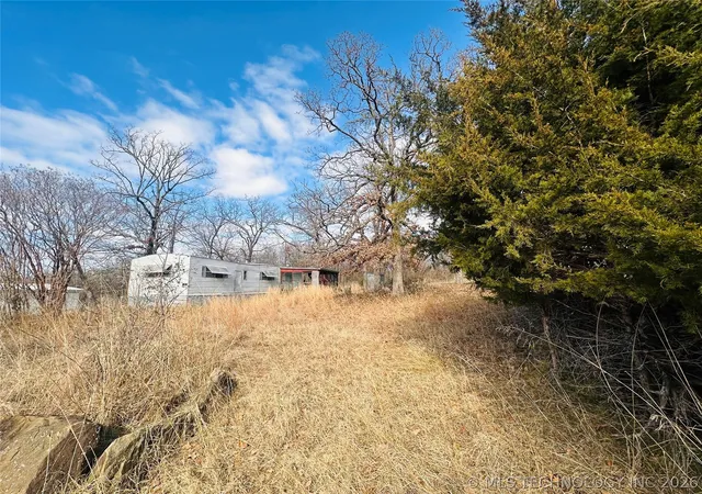 4th image of 964 Comanche Dr, Eufaula, OK 74432 | MLS# 2626449