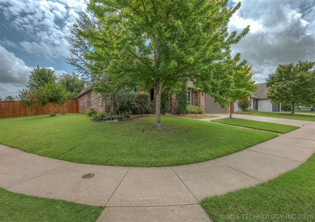 Homes for sale in Bixby, OK | 13403 S 21St St, Bixby, OK 74008 | MLS# 2626461