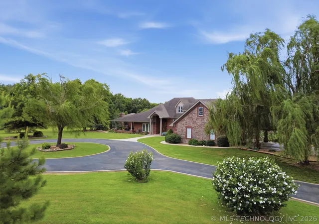 1st image of 2372 Fox St, Tahlequah, OK 74464 | MLS# 2626478