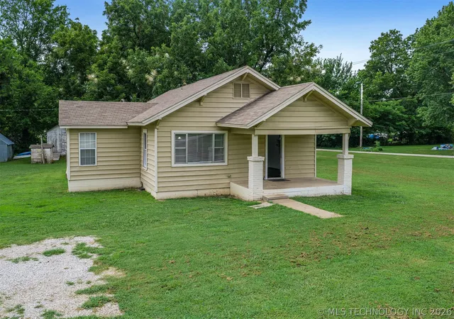Photo 3 of Sale Pending at 115 N Pine St, Oologah, OK 74053 | MLS# 2626511 | Listing updated on 2026-08-26