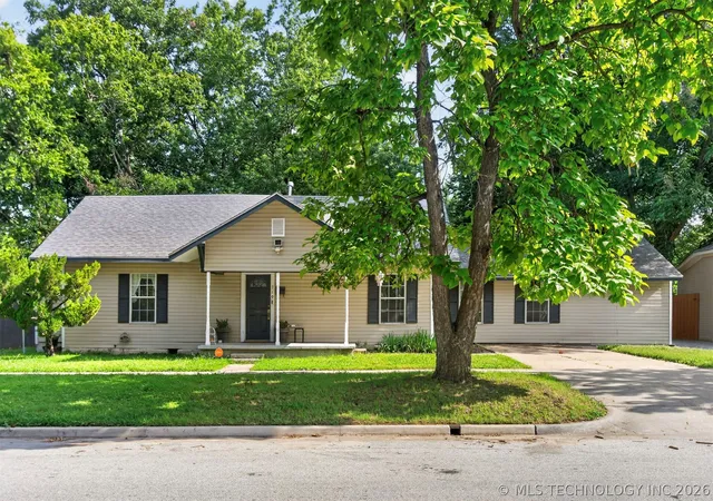 2nd image of 319 W Bryan Ave, Sapulpa, OK 74066 | MLS# 2626468