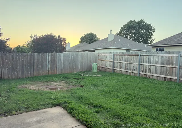 Photo 3 of Sale Pending at 10401 E 115th Place S, Bixby, OK 74008 | MLS# 2626517 | Listing updated on 2026-08-24