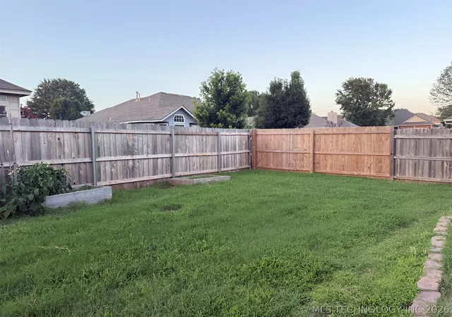 Photo 4 of Sale Pending at 10401 E 115th Place S, Bixby, OK 74008 | MLS# 2626517 | Listing updated on 2026-08-24