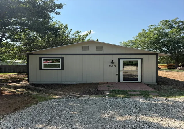 1st image of 906 S Mckinley, Calera, OK 74730 | MLS# 2626278