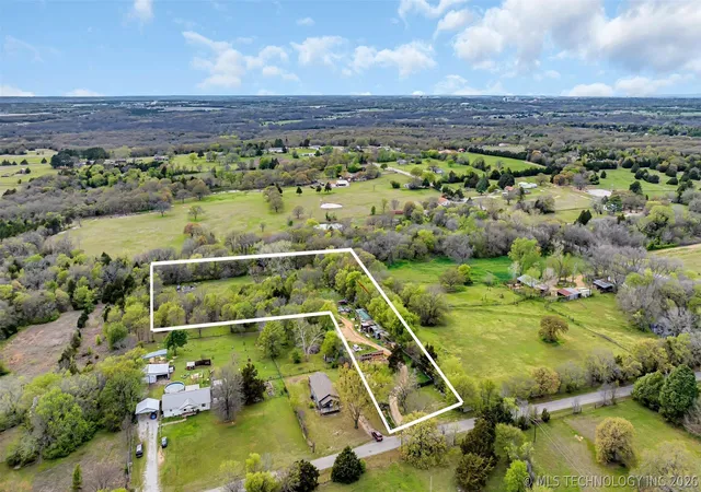 1st image of 2611 N Rancho Ln, Ardmore, OK 73401 | MLS# 2626018