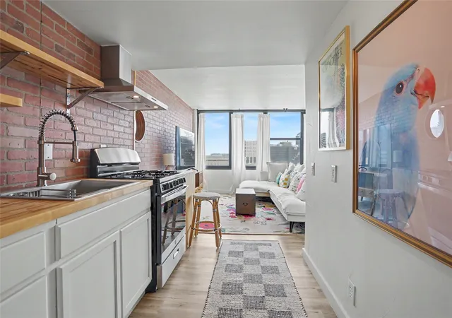 4th image of 450 W 7Th St #1310, Tulsa, OK 74119 | MLS# 2626599