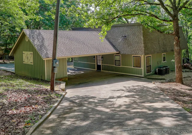 3rd image of 1296 Robin Hood, Eufaula, OK 74432 | MLS# 2626595