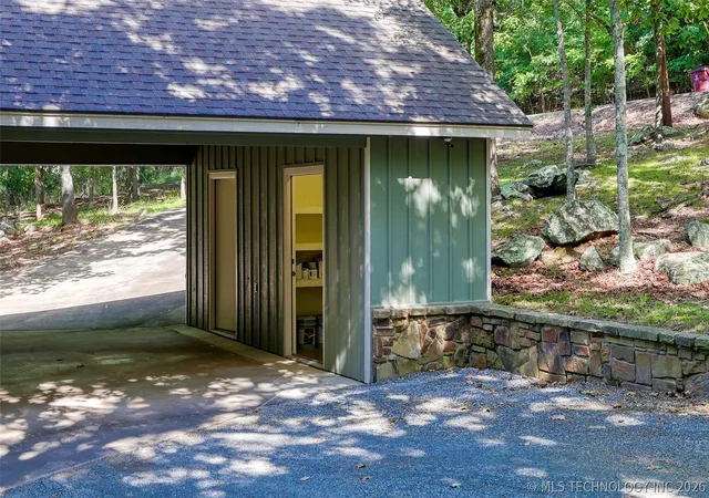 5th image of 1296 Robin Hood, Eufaula, OK 74432 | MLS# 2626595